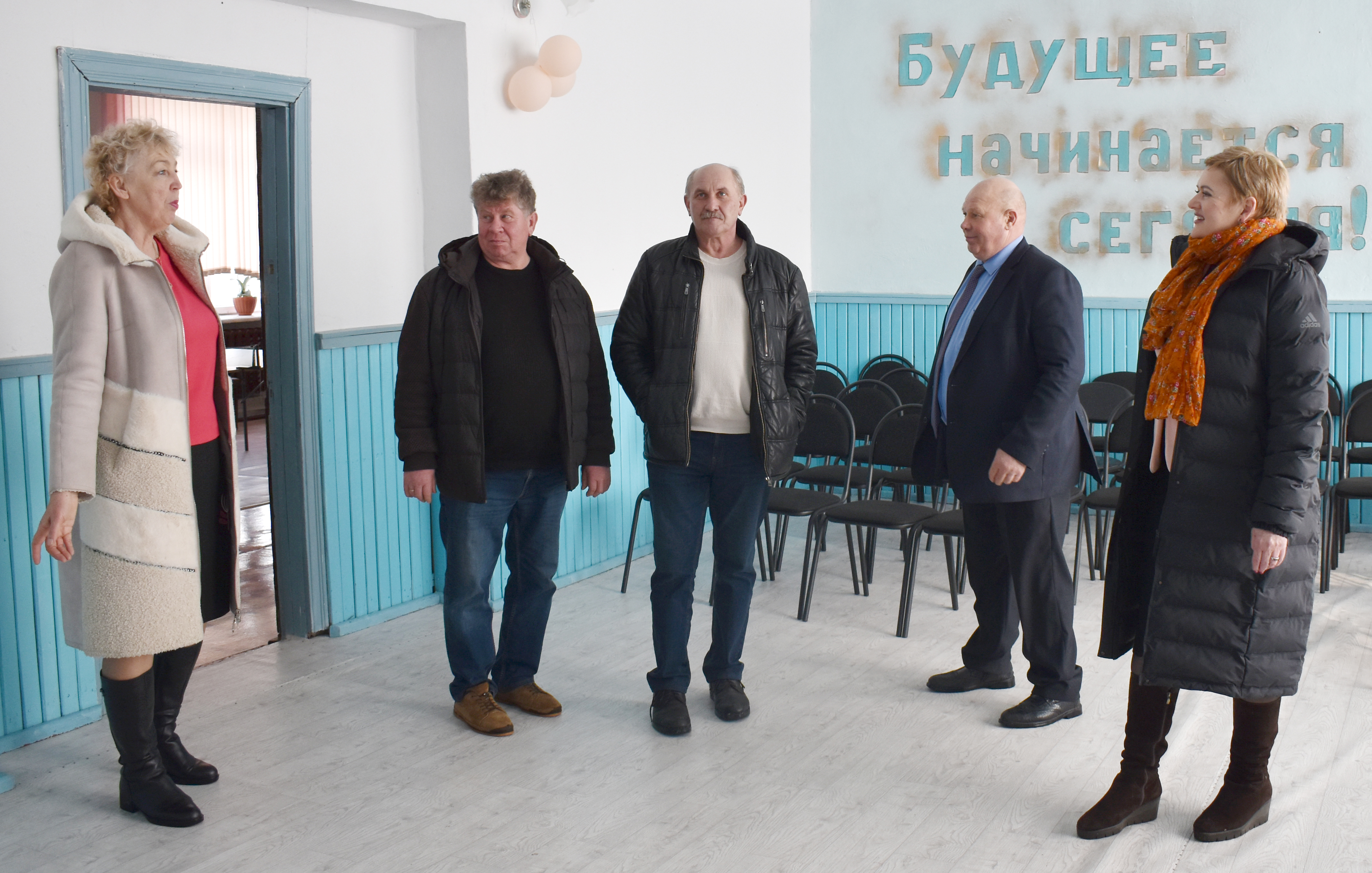 Светлана Байрак посетила социальные объекты села Новосёловка