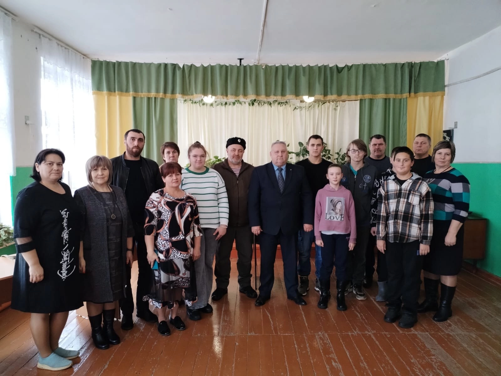 Жителей Воронцовки и Бутурлинки поблагодарили за гуманитарную помощь участникам СВО