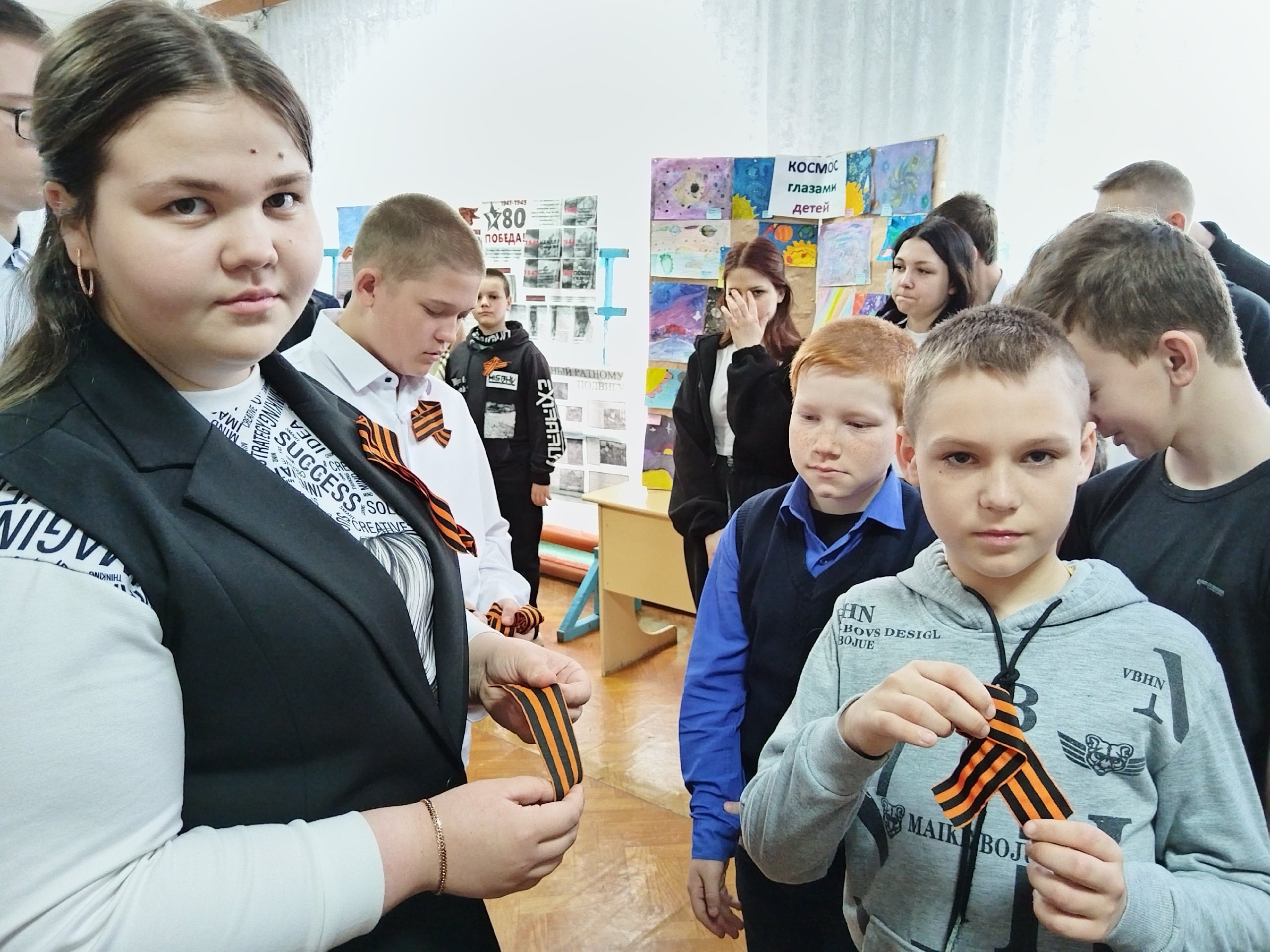 Жители Екатериновского района участвуют во Всероссийской акции «Георгиевская ленточка»
