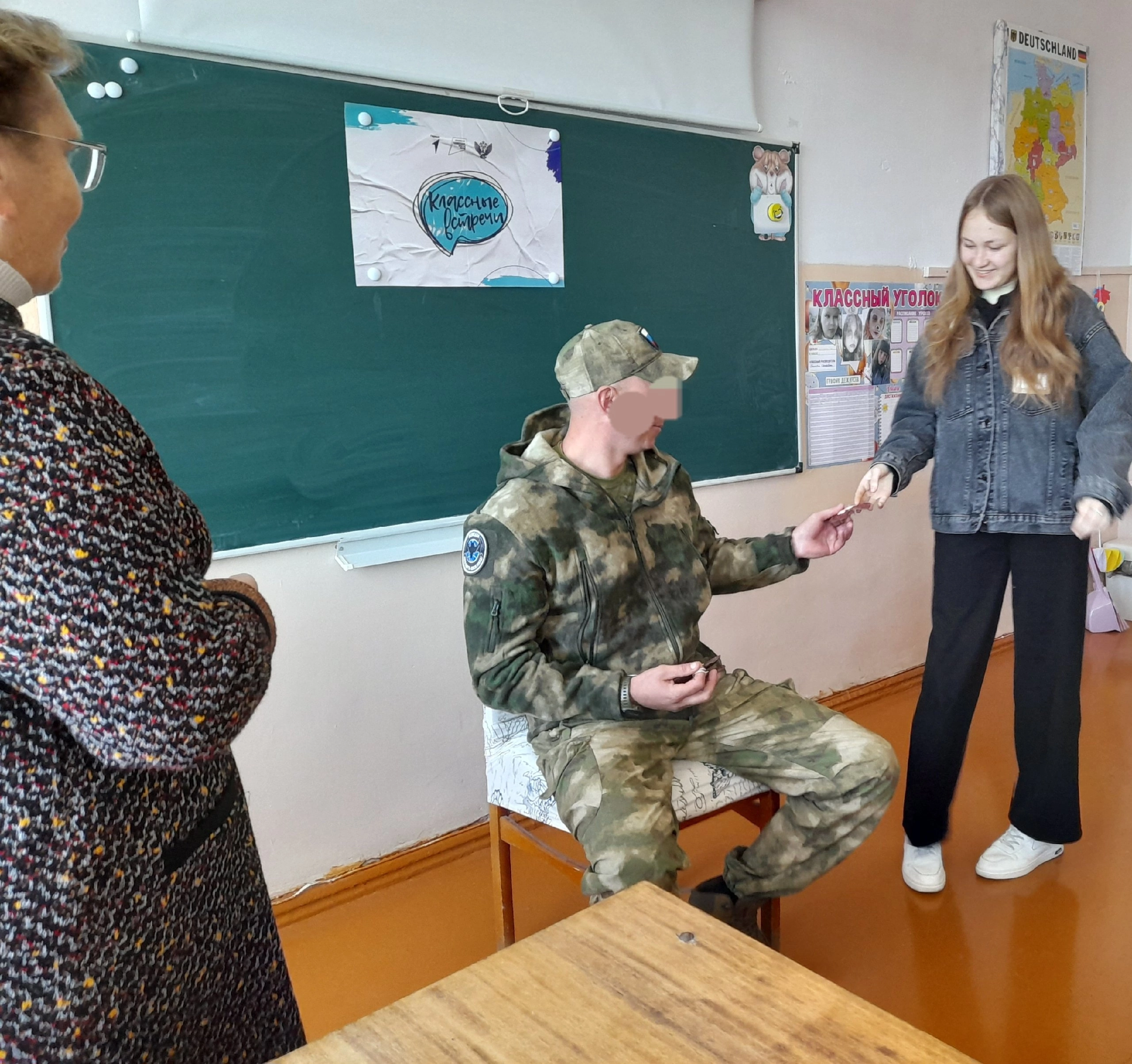 Ивановские школьники встретились с участником СВО